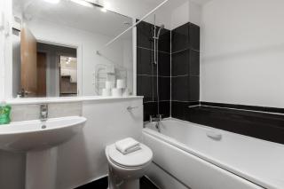 Comfy Apartments in Queensway - 5