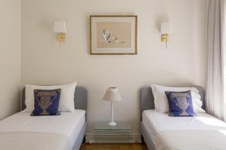 Royal Hideaway Estoril 2BR Pool Retreat - 4