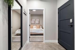 Spacious 2BR CozySuites OTR Downtown #14 - 4