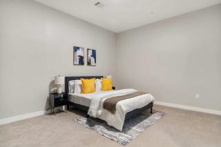CozySuites Modern 3BR OTR District #18 - 9