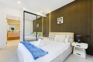 Spacious 5BR Family Haven in Kingsgrove for 12ppl - 5