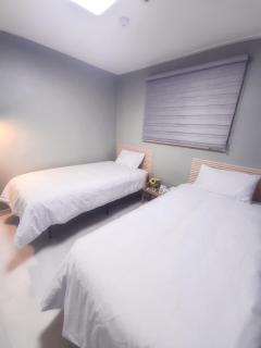 영스테이 Young Stay #Korea Foreign Language University 1 mins #Kyung Hee Universiy 10mins # HUFS STATION 10mins #HOEGI STATION16 mins #Kyung Hee Universiy Medical Center 20mins #DDP 33mins #Jongno 29mins #Hyehwa 47mins - 6