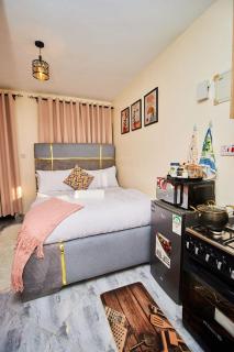 Happy Crest Airbnbs - 1
