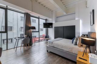 JA 04 Thoughtful One Room Living - 9