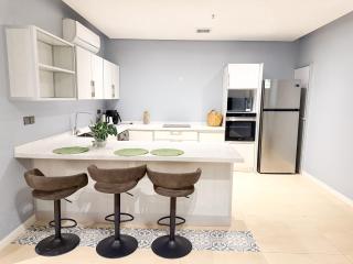 Elegant 3BR Apartment with Private Outdoor Lounge - NZL255 - 4