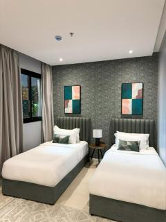 Elegant 3BR Apartment with Private Outdoor Lounge - NZL255 - 7