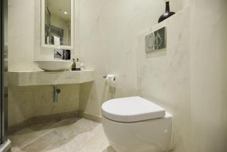 Battersea Riverside Luxury Apartment - 2