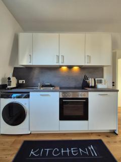 Sanierte Altbauwohnung mit Arbeitszimmer & Parkplatz am Rhein - 8