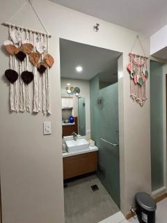 Singapore Theme Sunshine 100 Tower 3 Pioneer Mandaluyong Free Pool Gym Internet Netflix - 2