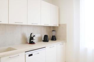 Renovated 2-bedroom apartment - 2