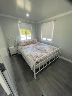 Cabin in Central Wagga - 2