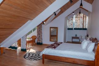 Chez Drocella Eglantine Lodge - 4