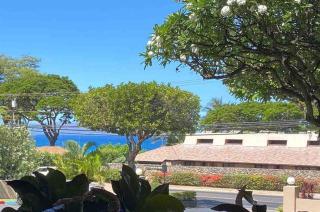 Steps to the Beach and 5-Min Walk to bites and bars - 6