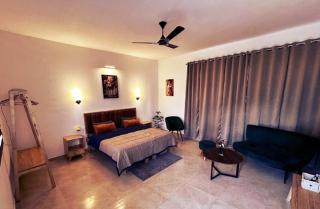 Embassy Loagde Inn - 7