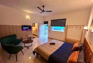 Embassy Loagde Inn - 5