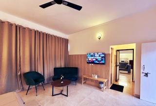 Embassy Loagde Inn - 2