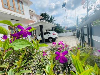 Thekkady Premium Villa - 8