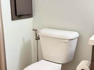 Modern Oasis 10 Min from Disneyland With Pool & GYM - 2