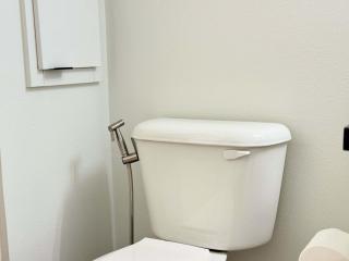 Upscale Escape 10 Min from Disneyland With Pool & Gym - 2