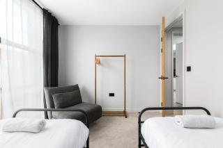 Stylish 2 Bed Apartment Jewellery Quarter - 2