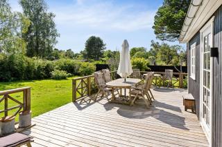 Charming Hornbaek Home Spacious Garden Retreat - 9