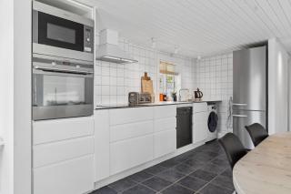 Charming Hornbaek Home Spacious Garden Retreat - 1