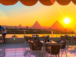 GOLDEN PYRAMiDS TEMPLE ViEW HOTEL all king rooms with jacuzzi & pyramids view - Il Cairo - 9