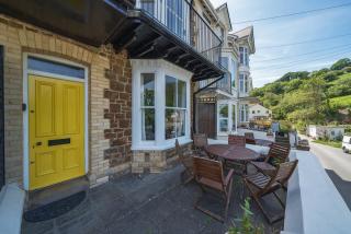 Fabulous seafront house with free parking - 9