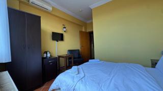 Cosmopolitan Park Hotel - 1