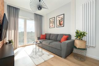 Atrakcyjny Apartament z 2 Sypialniami, Parkingiem & Balkonem by Noclegi Renters - 0