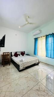 Rams Guest House Meadows Walk to Varkala Papnasam Beach - Groups & Couple friendly - 8
