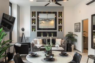 B&W, 2BR, Near Beach, WIFI, AC in Old San Juan - 3