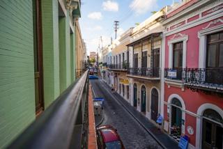 B&W, 2BR, Near Beach, WIFI, AC in Old San Juan - 8