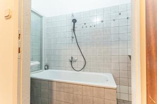 Cozy 2BR shared Apartment, very Central with Easy City Access - 7