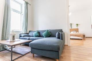 Cozy 2BR shared Apartment, very Central with Easy City Access - 4
