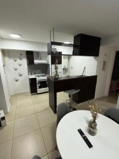 Departamento al frente, zona la perla - 8