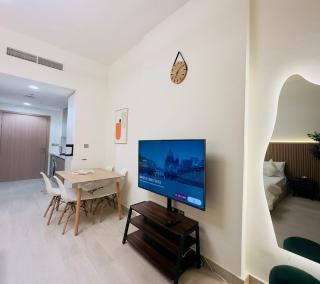 Mahenti – Elegant Studio Apartment | Azizi Riviera - 5
