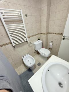 Departamento al frente, zona la perla - 6