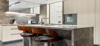 Lakeside Luxury 2-Bedroom Apartment in Albert Park with Pool, Gym & Parking - 8