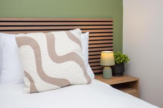 Vacant Nests The Wynd Spacious Home Parking - 2