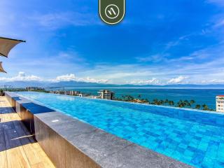 Centric 2BR Condo- Balcony - Rooftop Pool - 0