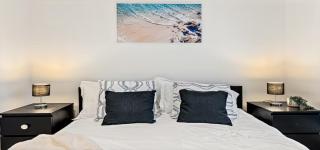 Elegant 2-Bedroom Luxury Apartment in Albert Park with Parking, Gym and Pool - 6