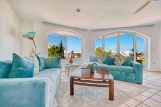 2BR Condo - Dipping Pool - Outstanding View - 0
