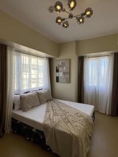 A Cozy and Spacious Condo in the Heart of Downtown - 1