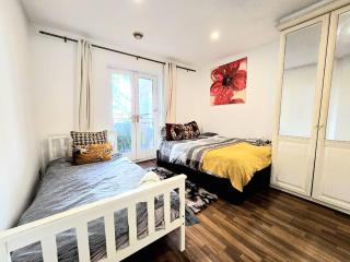 Comfy 2BR with 2BA Flat near Kensington Olympia Station - 5