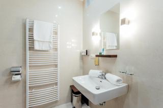 Hotel ALTIS - 9