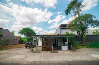 Halona Taraman Guest House by Yurooms - 7
