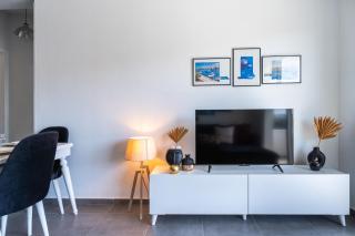 Phoenix 2-Bedroom Apartment - 1