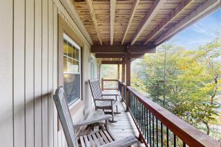 Tree Top Cabin - 7