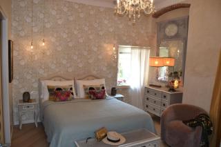 La Dolce Vita Santo Stefano Elegant Apartment with Private Terrace - 2